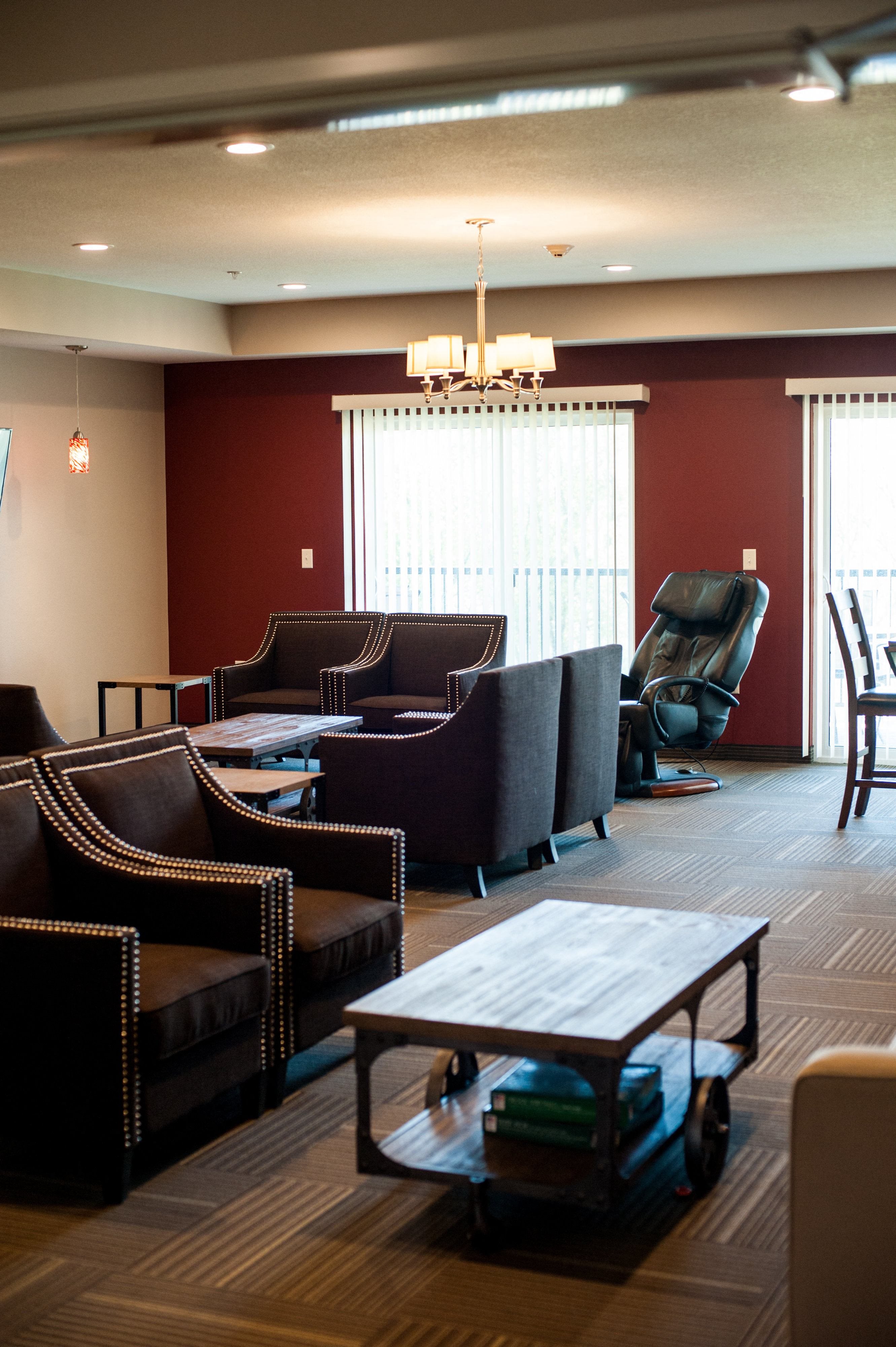 Photos and Video of Cardinal Creek Apartments in Mankato, MN